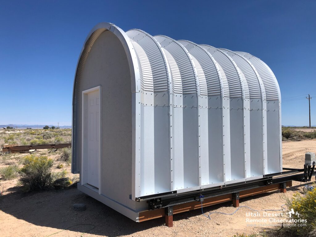 Q model with vinyl endwall and white door