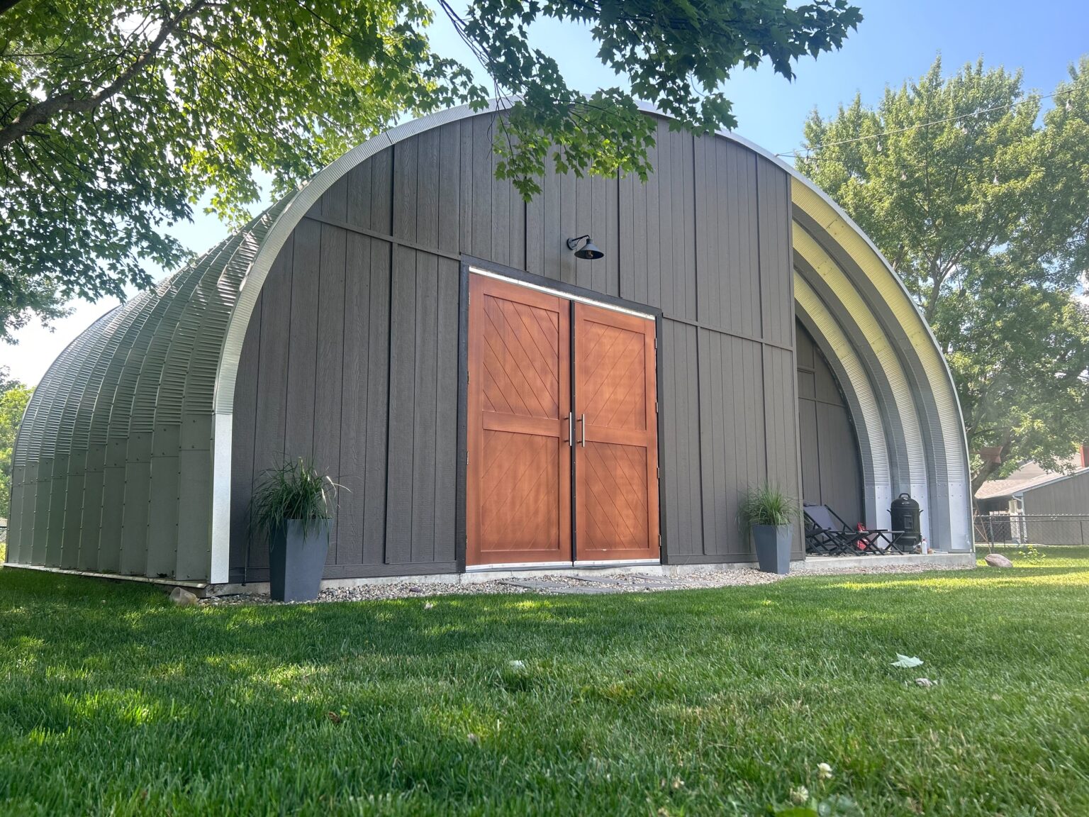 Man Builds Quonset Hut for Woodworking Business