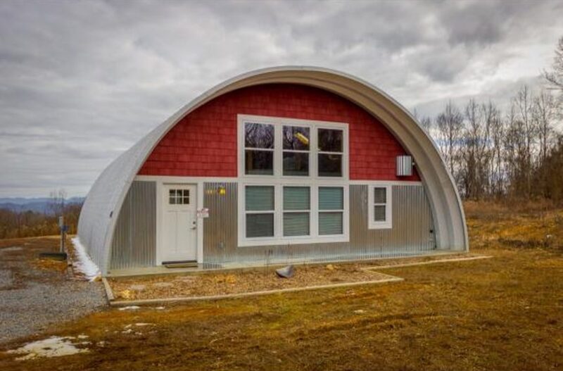 Q-Model house in TN with custom front end wall