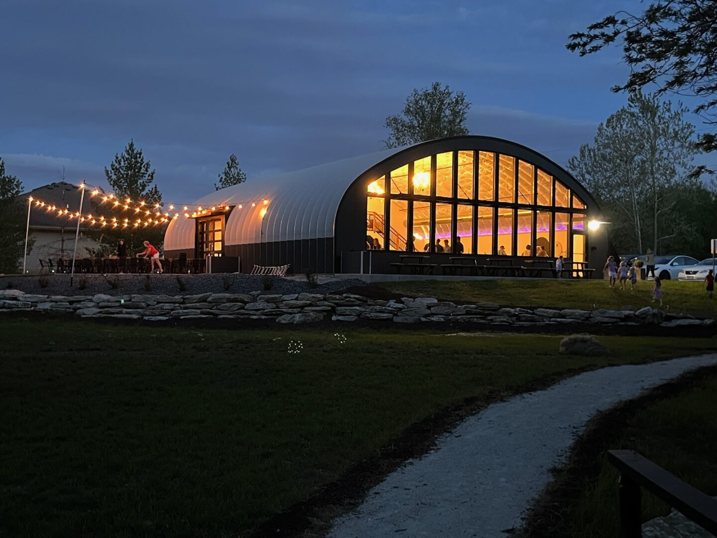 Large XS-Model Quonset even space with custom windows