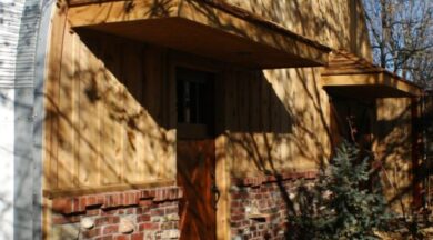 detached garage with shade
