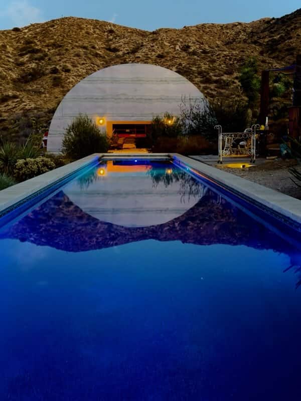 This Prefab Pool House is an Architectural Masterpiece (PHOTOS)